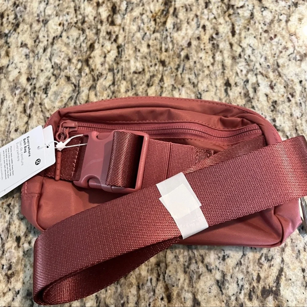 NWT 🍋 Lululemon Brier Rose Everywhere Belt Bag